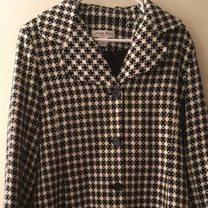Knee length houndstooth coat from Judith Hart